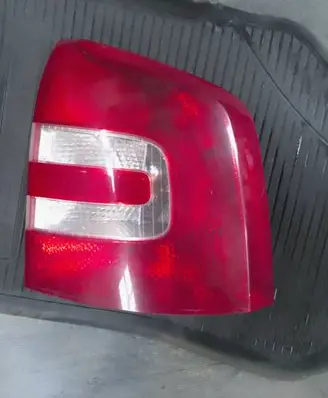 Skoda Octavia Mk2 (1Z) Rear/tail lights 275902