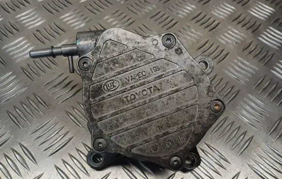 Toyota Corolla Verso AR10 Vacuum pump 31080682