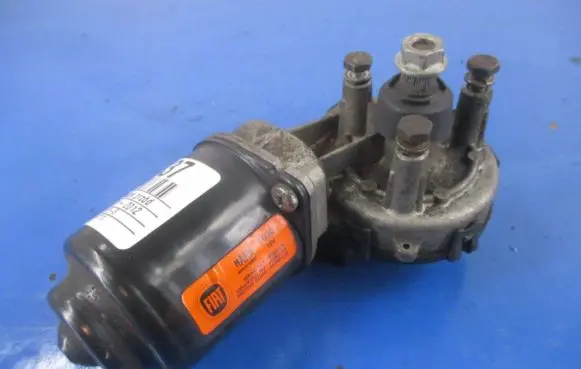 Fiat Linea Front wiper linkage and motor 51753759