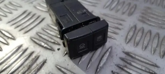 Fog light switch