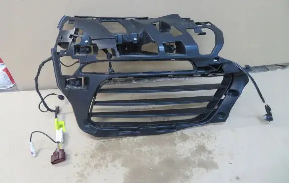 Porsche Boxster 982 Front fog light trim/grill 982807684