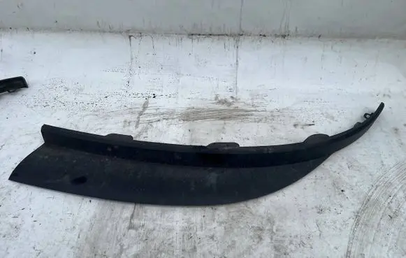 Opel Astra J Front bumper lip 13264407