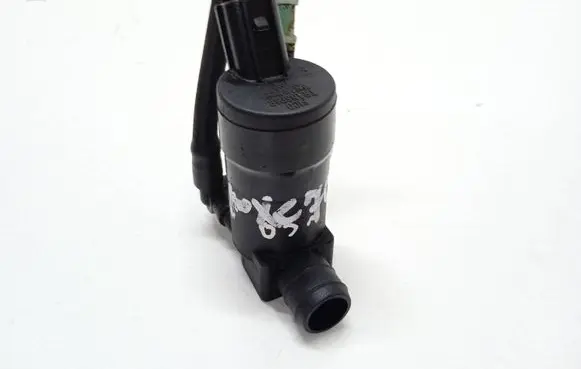 Volvo XC70 Windscreen/windshield washer pump 1S7117K624FE T655C