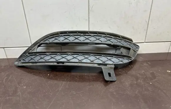 Front bumper lower grill
