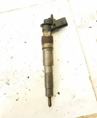 BMW 5 E60 E61 Fuel injector 7792721