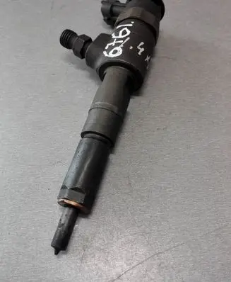 Peugeot 206 Fuel injector 0445110252