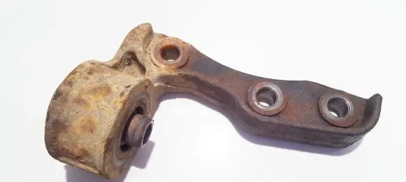 KIA Sorento Engine mount bracket 4f26