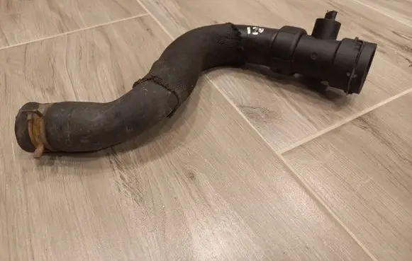 Audi A4 S4 B6 8E 8H Engine coolant pipe/hose 8E0121049F