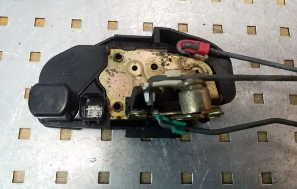 Jeep Grand Cherokee (WK) Front door lock