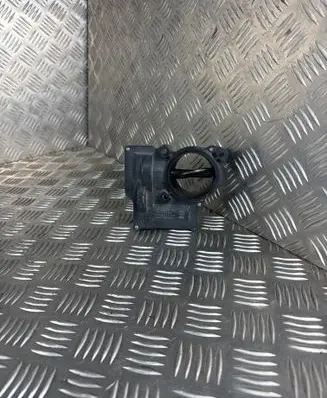 Volkswagen PASSAT B7 Throttle valve 03C128063A A2C53104475