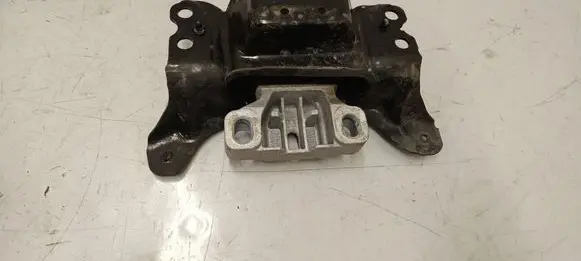 Engine mount bracket