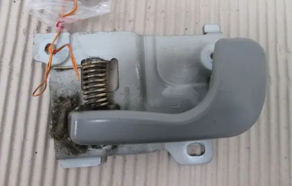 Mitsubishi Space Runner Front door interior handle