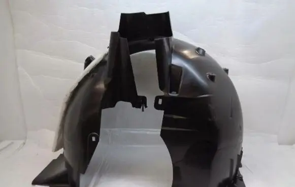 Front wheel arch liner splash guards