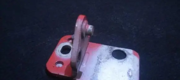 Audi TT Mk1 Front door upper hinge