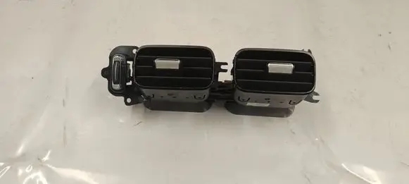 Mercedes-Benz GLE W167 Dash center air vent grill A1678307901