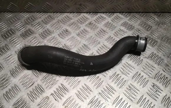 Mercedes-Benz C W204 Engine coolant pipe/hose 2045011582 A2045011582