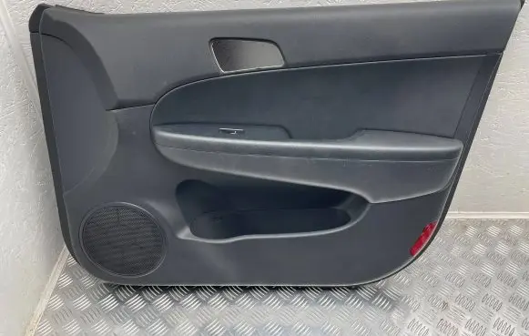 Hyundai i30 Front door card panel trim 823602L000