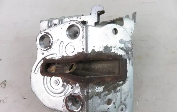 Mazda 5 Rear door lock 