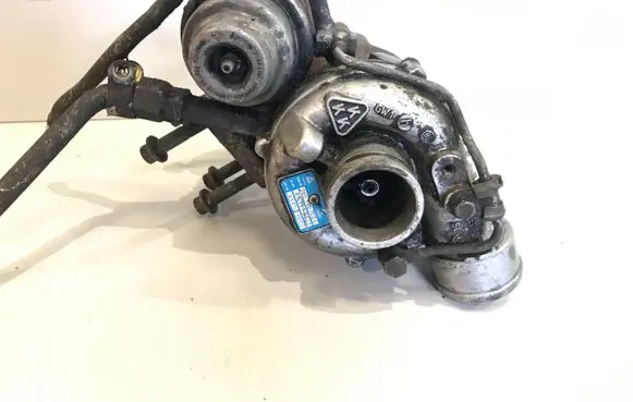 Volkswagen PASSAT B3 Turbo 068145703L 885540955