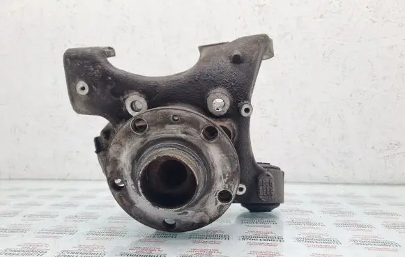 Audi A6 S6 C6 4F Rear wheel hub 8E0505433B
