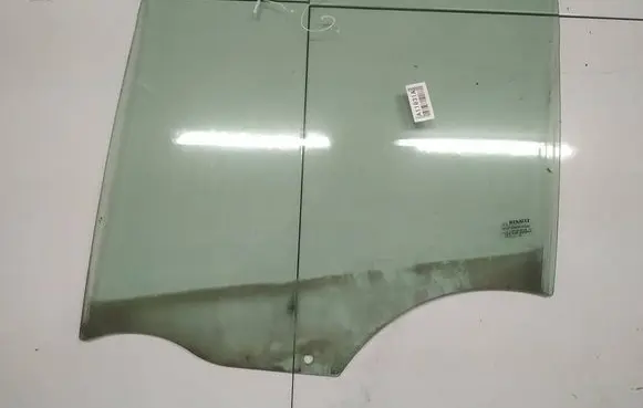 Renault Clio III Rear door window glass as2