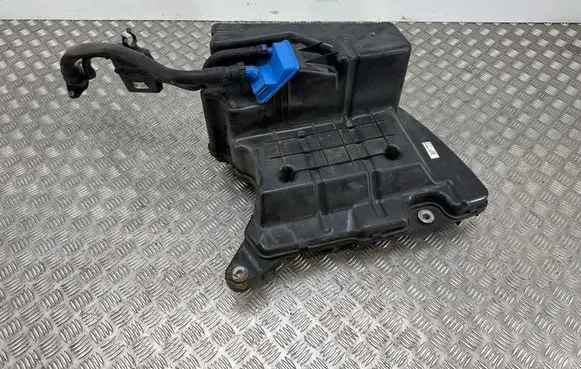 Audi A5 AdBlue liquid reservoir 4067411AD 20180921 8W0131969J