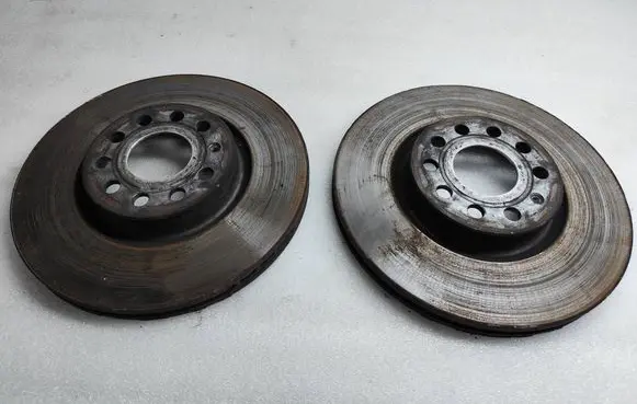 Volkswagen PASSAT B6 Front brake disc