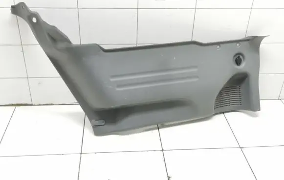 Suzuki Grand Vitara II (D) pillar trim (bottom) 7622052d10 7622052d00