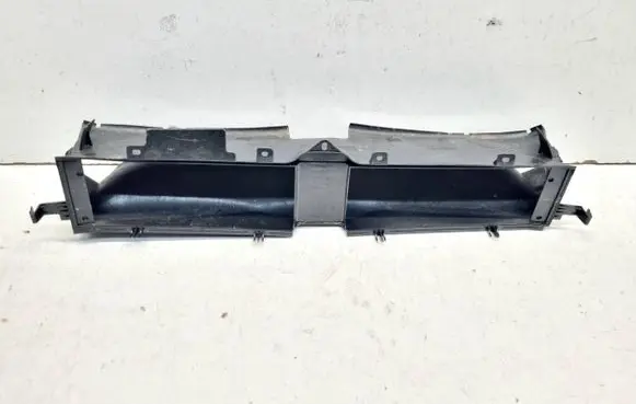 Ford Focus Intercooler air guide/duct channel JX7B8312A