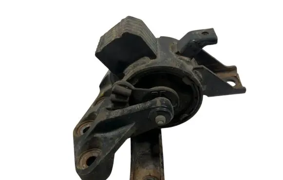 Suzuki SX4 Engine mount bracket 1164179J5