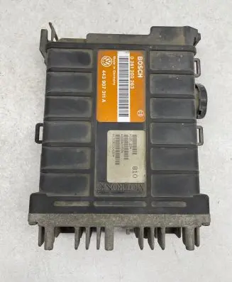 Volkswagen PASSAT B3 Engine control unit/module 443907311A 0261200263