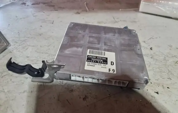 Toyota Corolla Verso AR10 Engine control unit/module 896610F090