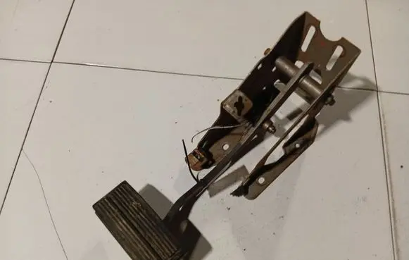 Chrysler Voyager Brake pedal 
