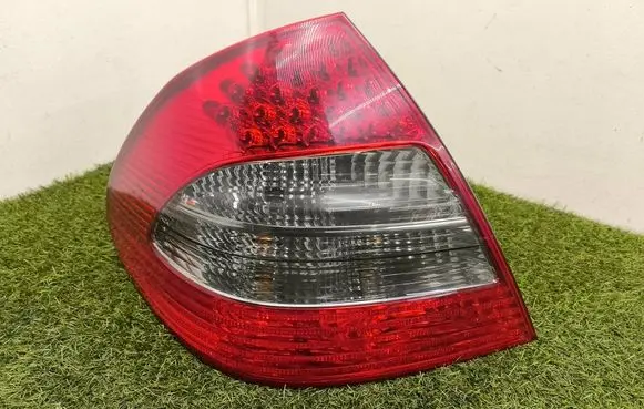 Mercedes-Benz E W211 Rear/tail lights A2118202564 334509 21982128