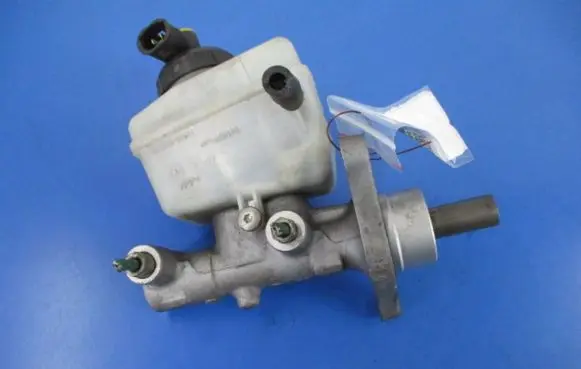 Dacia Sandero Master brake cylinder