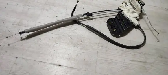 Jeep Cherokee Front door lock
