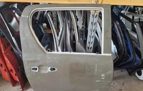 Toyota Hilux (AN120, AN130) Rear door