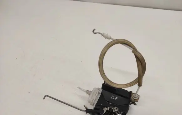 Audi A4 S4 B5 8D Front door lock 8D1837016A