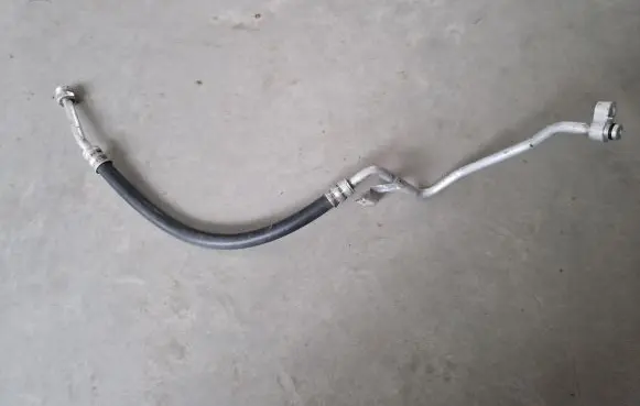 Nissan Patrol Y61 Air conditioning (A/C) pipe/hose