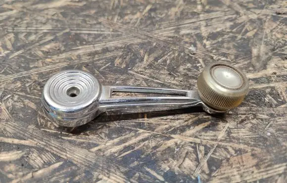 Ford Bronco Front door window winding handle 6023342AA