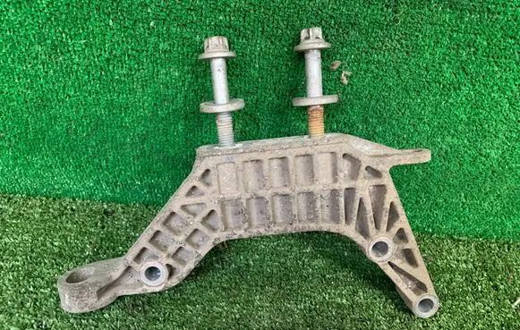 Fiat Grande Punto Gearbox mounting bracket 55700437