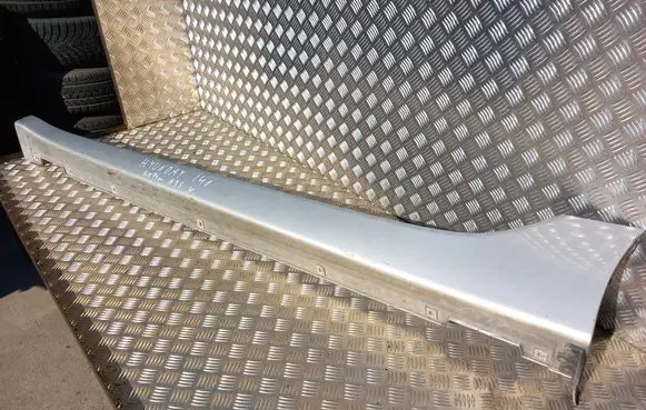 Hyundai i40 Sill 