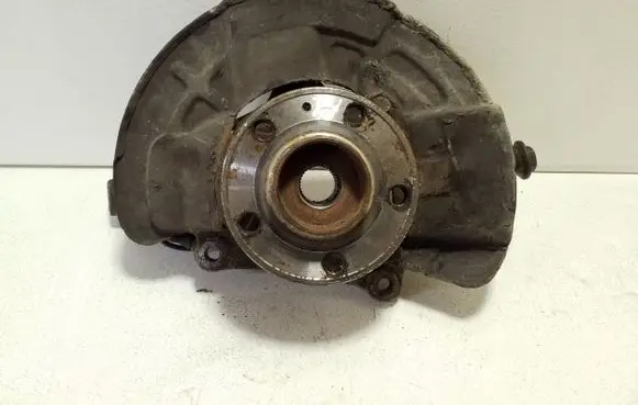 Volvo S60 Front wheel hub 9461943