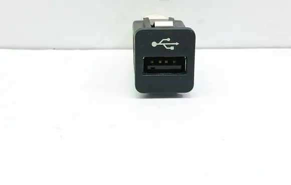BMW 5 F10 F11 USB socket connector 9167196