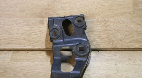 Audi A4 S4 B7 8E 8H Fender mounting bracket 8E0853922D