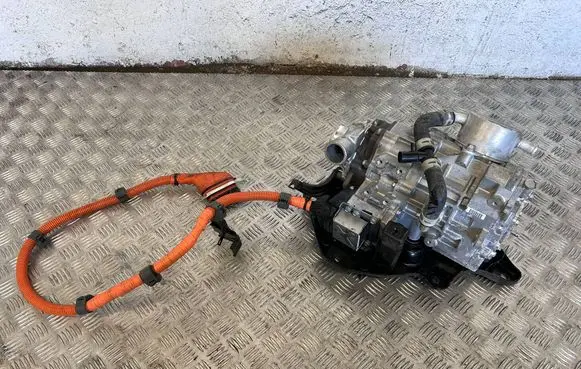 Toyota Mirai II Fuel distributor 17A1077070 0137900121