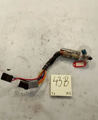 Renault Megane I Ignition lock 7701469419