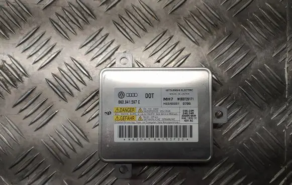 Audi A4 S4 B8 8K Headlight ballast module Xenon 8K0941597C W003T20171