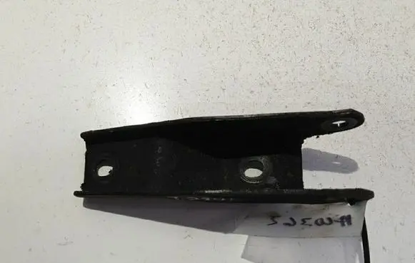 Skoda Fabia Mk1 (6Y) Engine mounting bracket