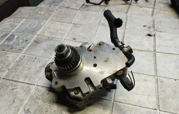 Mitsubishi Colt Fuel injection high pressure pump 0445010096 A6400700601